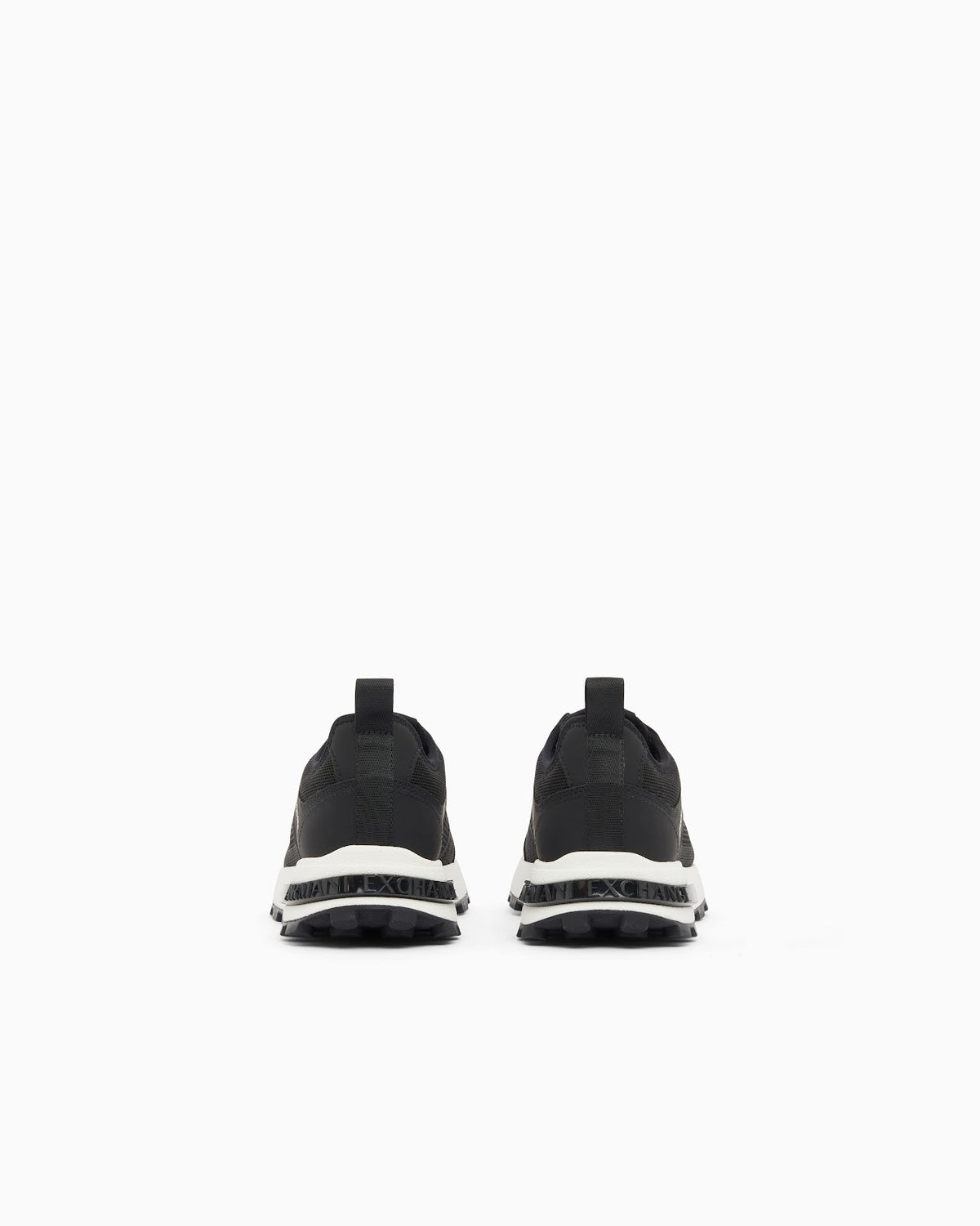 Zapatillas de malla con cordones y suela de goma en relieve