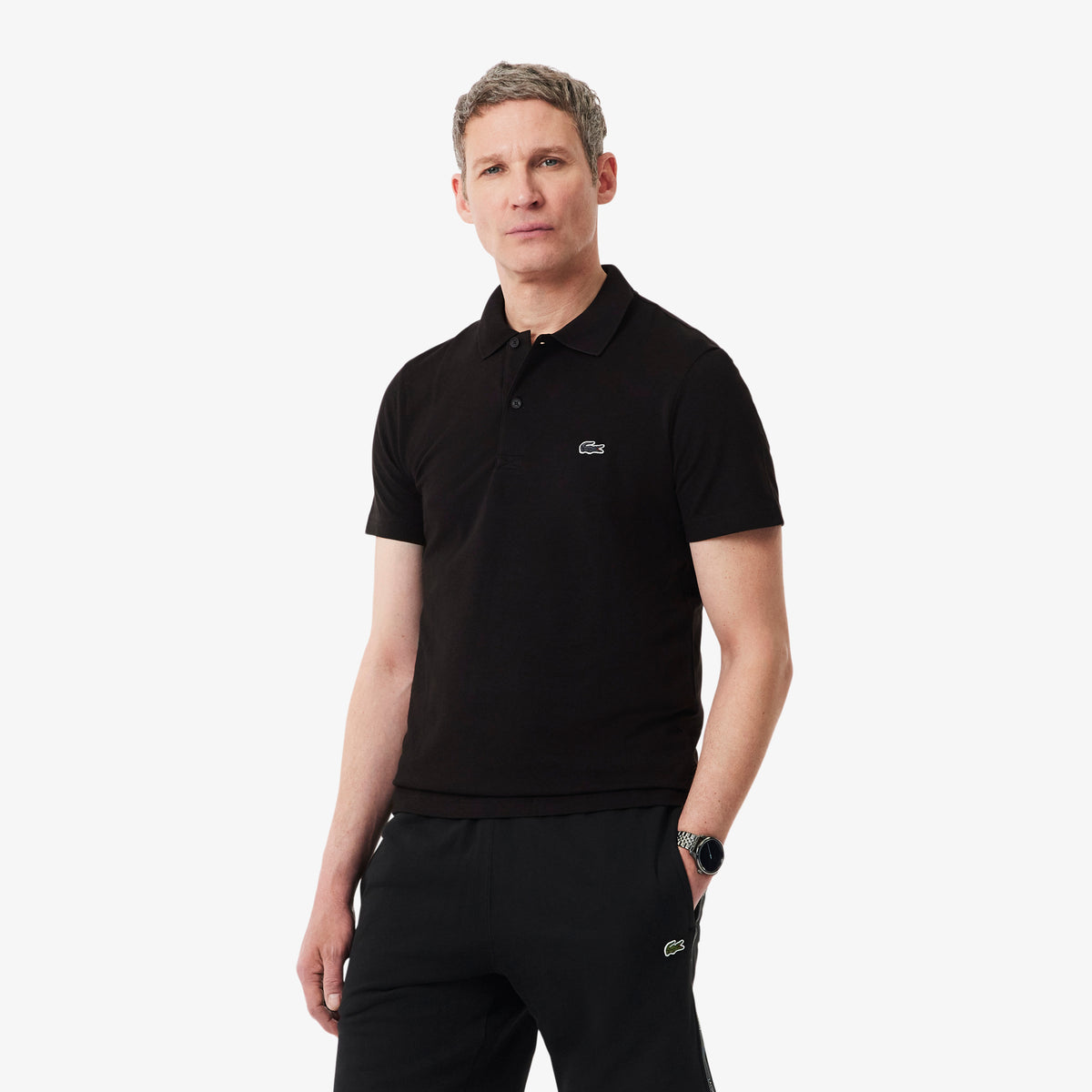 Polo de corte regular de algodón negro